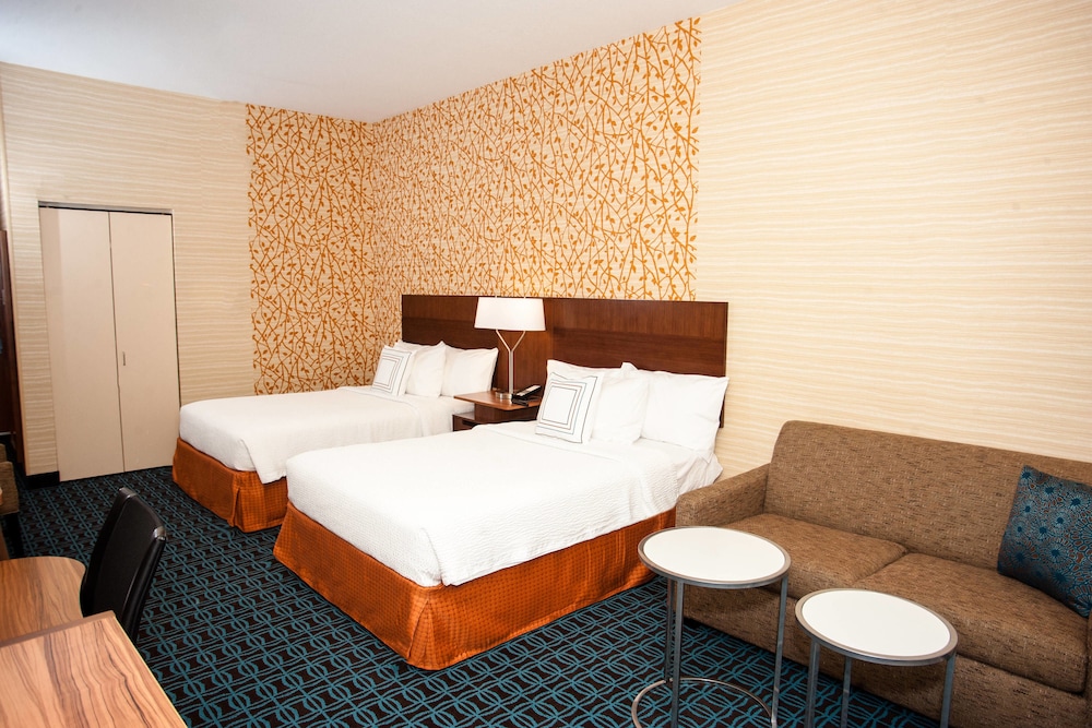 Comfort Inn and Suites Akron South 11/39