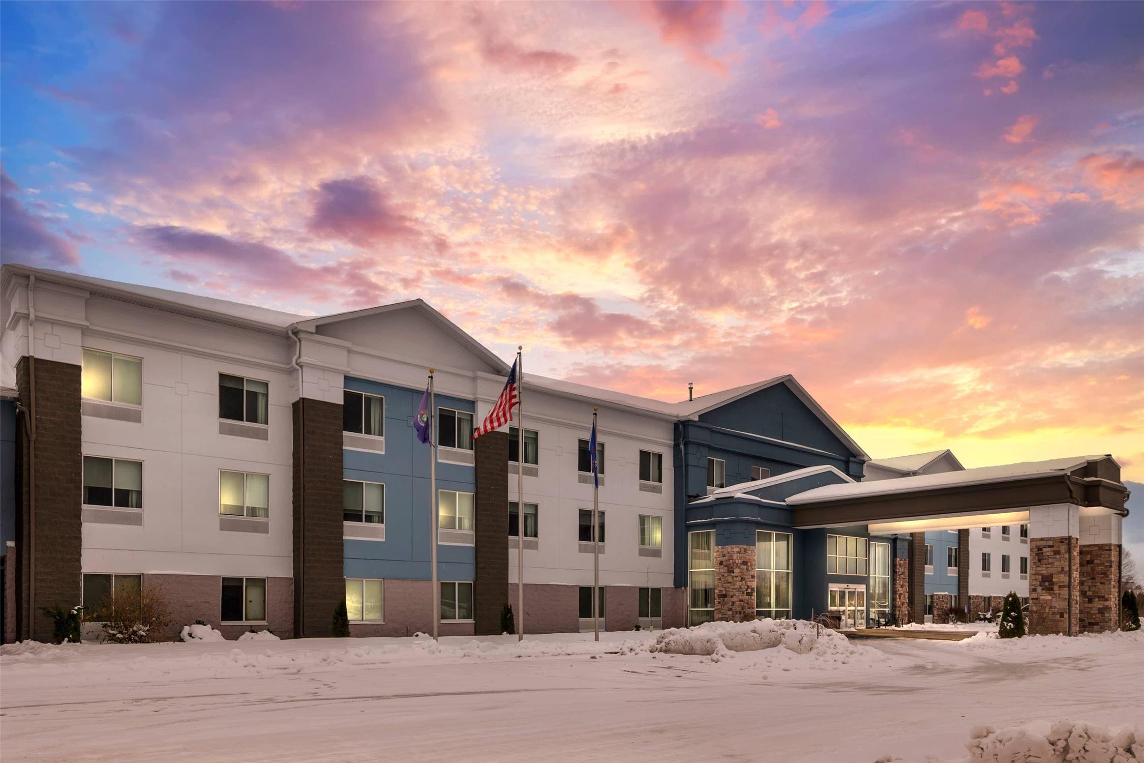 Comfort Inn & Suites Watervliet 2/31