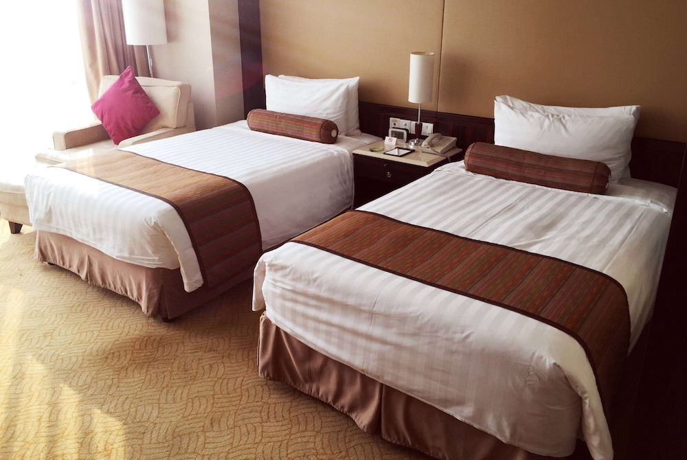 DELUXE, TWIN BEDS