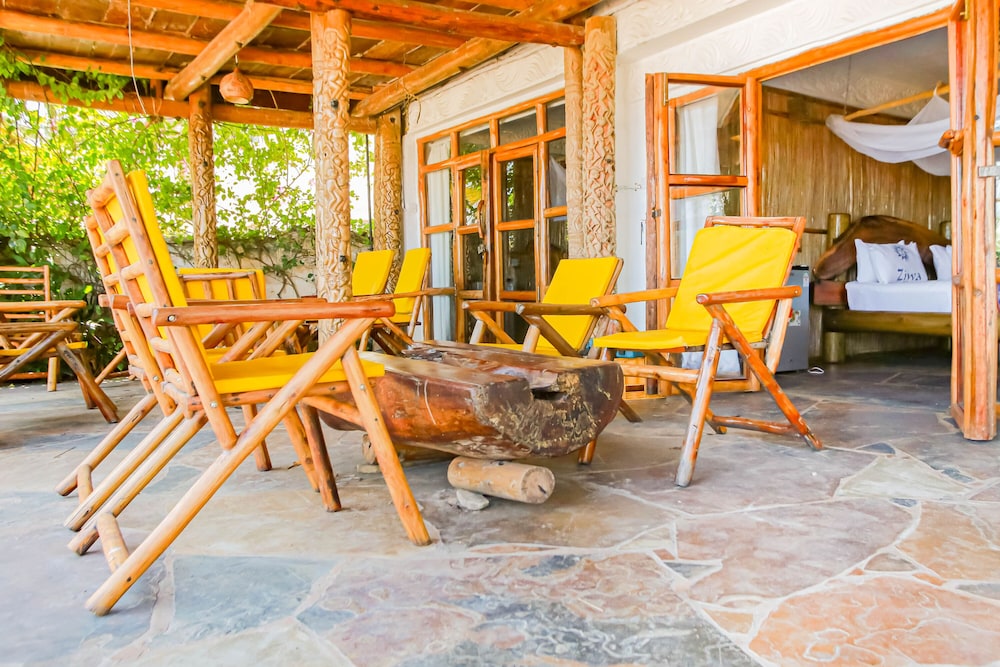 Ziwa Beach Resort 36/60