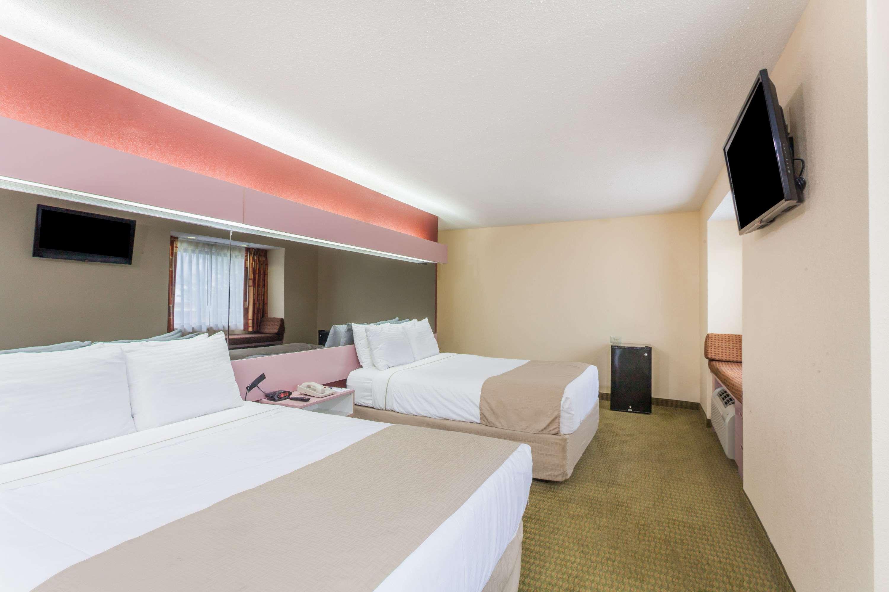ROOM, 2 QUEEN BEDS