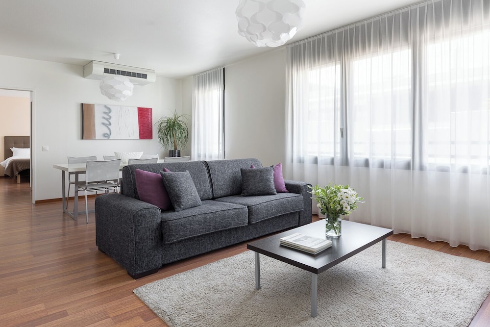 IBIS LOCARNO 52/78