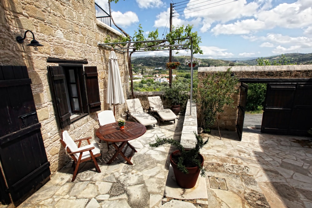 LEONIDAS VILLAGE HOUSES 42/45