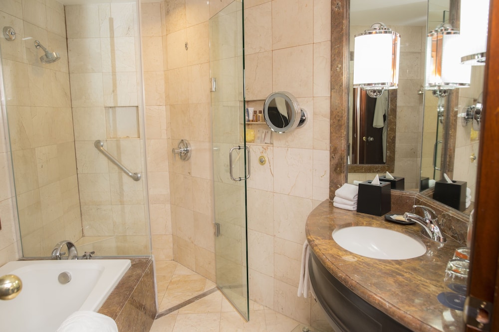 غرفة كلوب بسرير كينج بإطلالة على الجبل، Sheraton Chihuahua Soberano 5/9