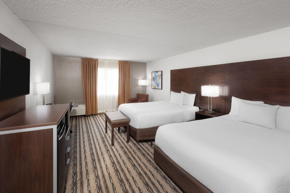 Endeavor Inn & Suites, Trademark Collection by Wyndham 24/55