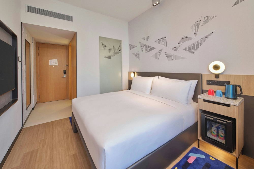 Aloft Singapore Novena 28/65