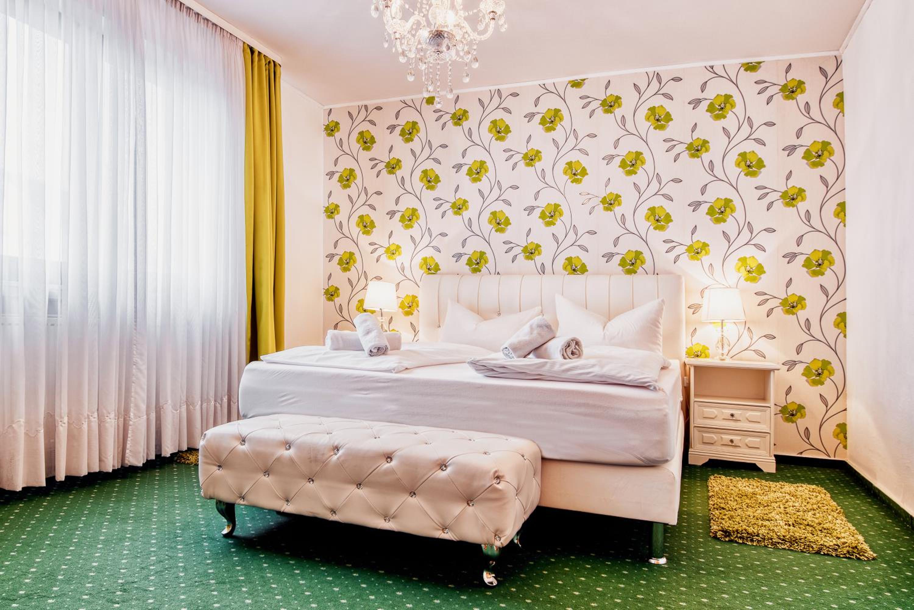 Central-Hotel am Konigshof 8/50