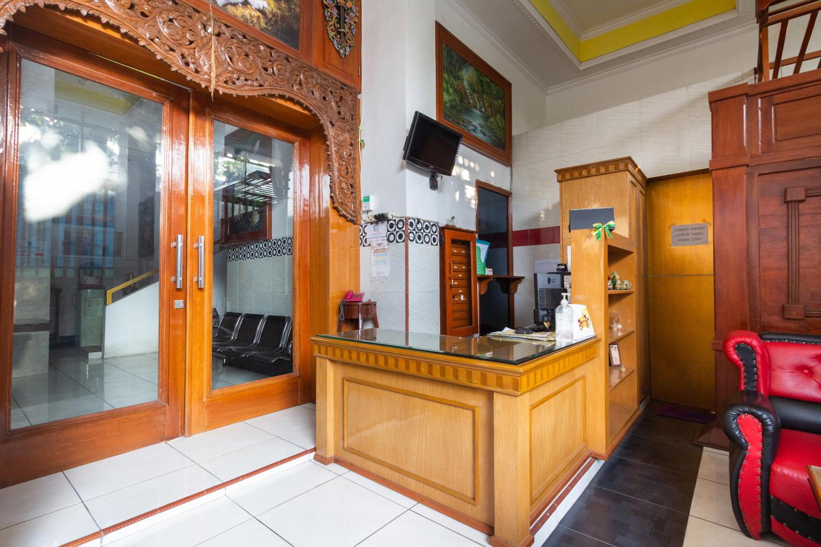 OYO 3727 Homestay Gayatri Sawojajar 6/57