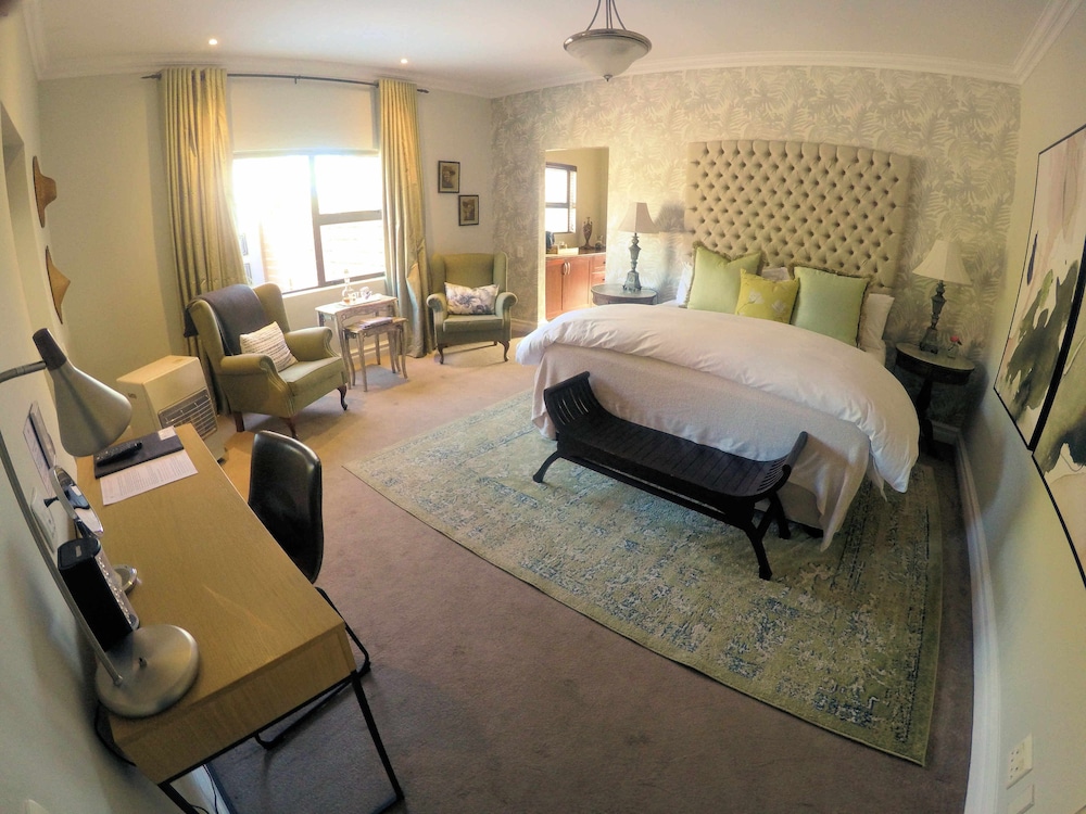 Junior Suite, Garden View, Balcony