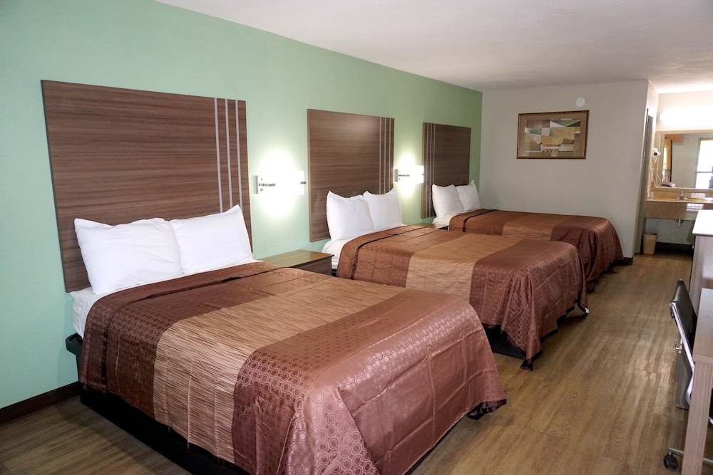 ROOM, TRIPLE