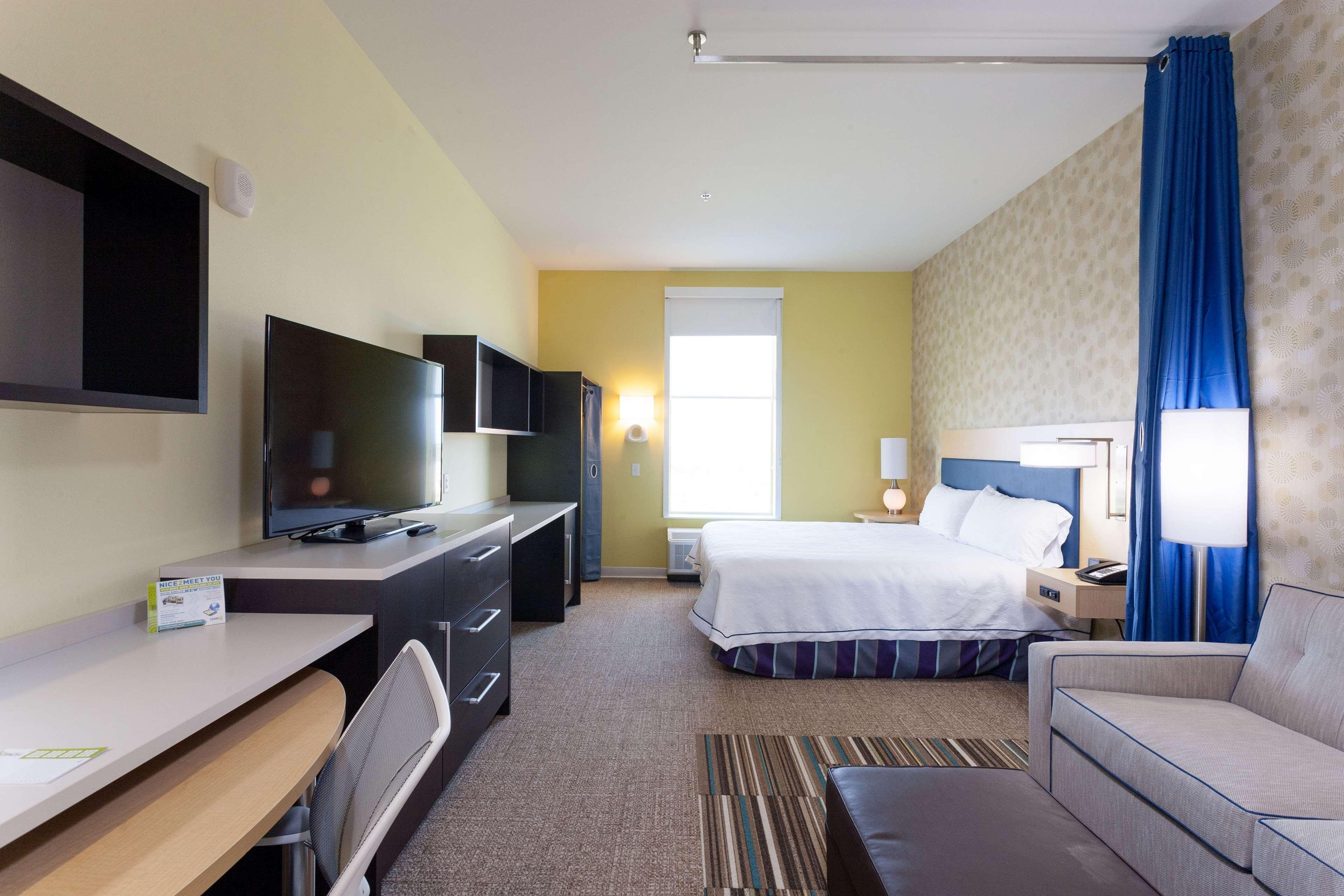 STUDIO, SUITE, KING BED, ACCESSIBLE