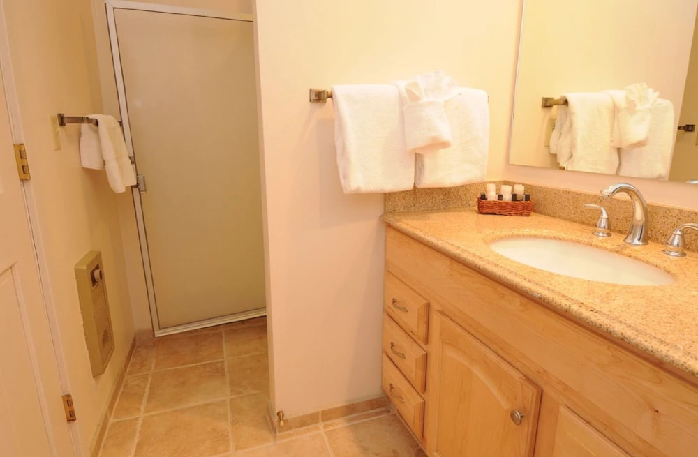 VACATION RENTALS BY BIG SKY RESORT 30/34