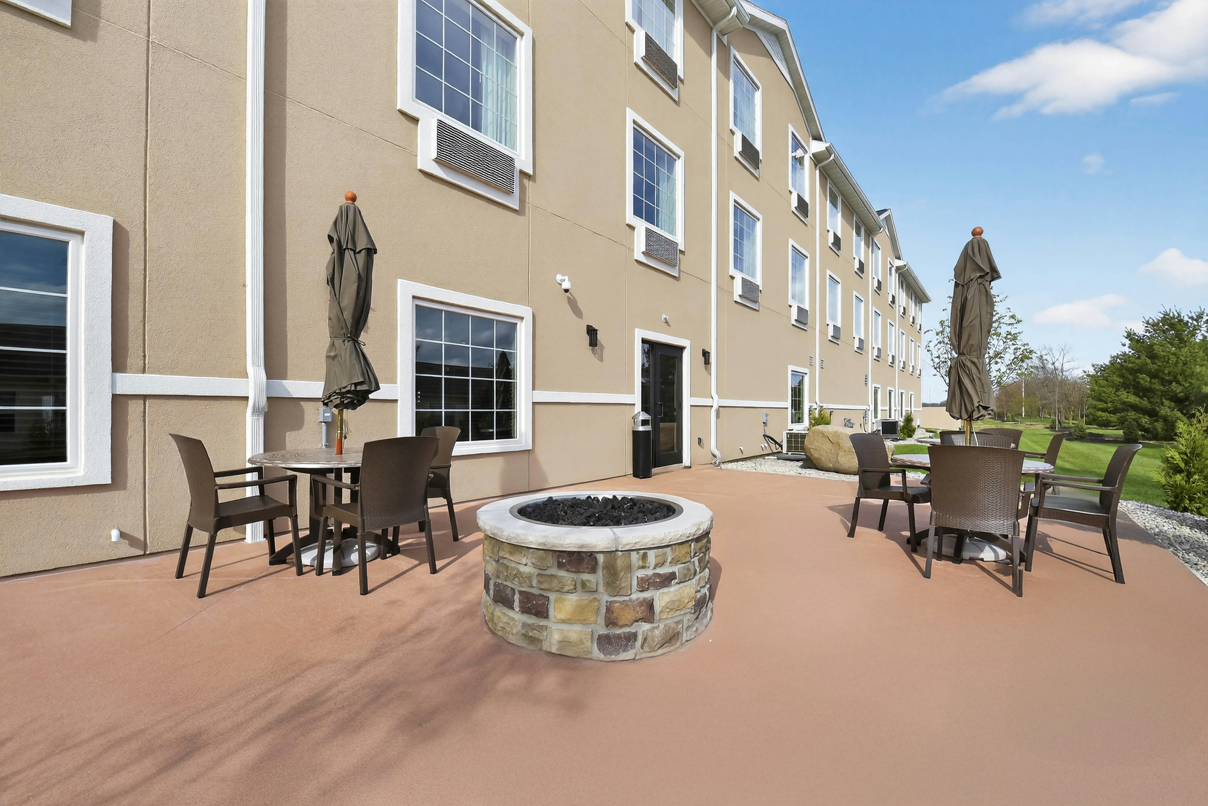 Cobblestone Hotel & Suites - Eaton, OH 48/50