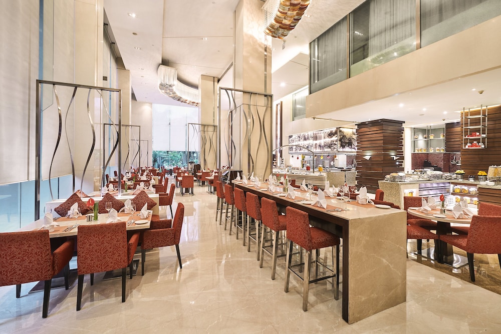 HOLIDAY INN MUMBAI INTERNATIONAL AIRPORT 55/72