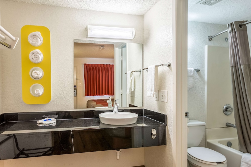 Motel6 Albuquerque, NM - South - Airport 31/33