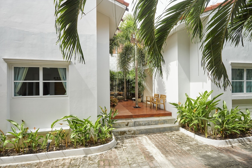 Talay Hotel & Villa 5/50