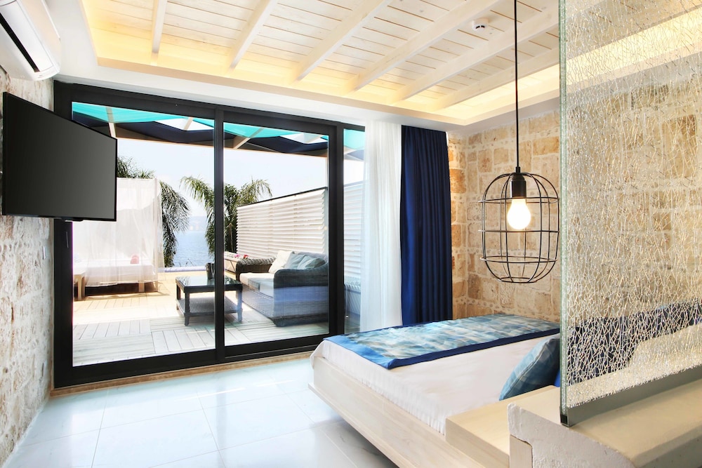 Nur Beach Hotel 41/41