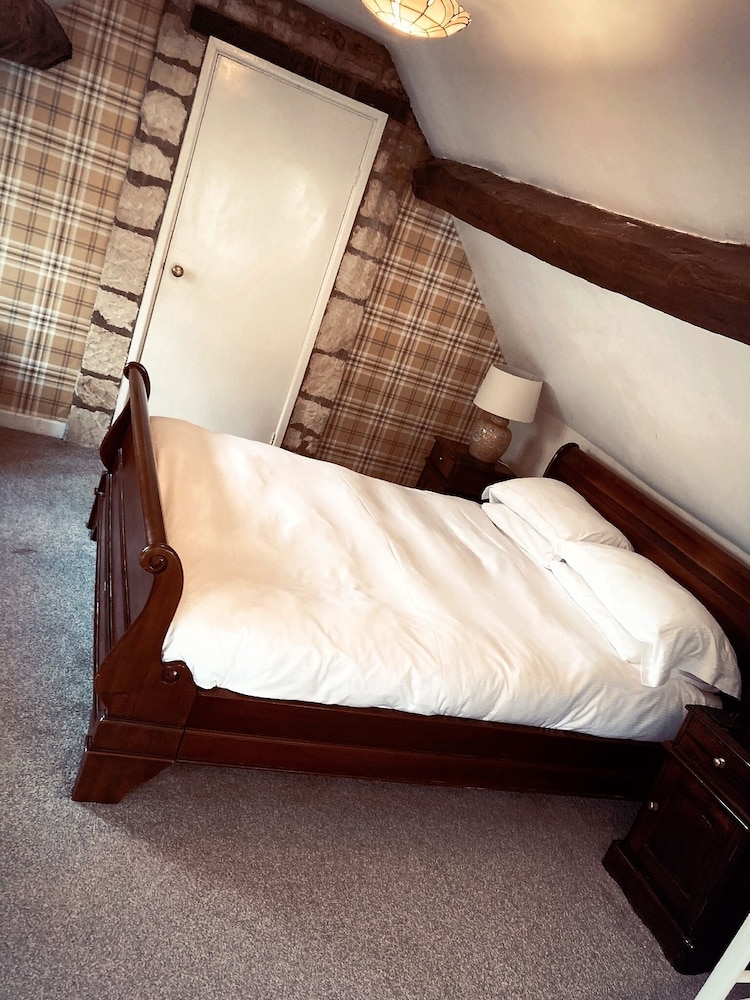Inn For All Seasons 24/50