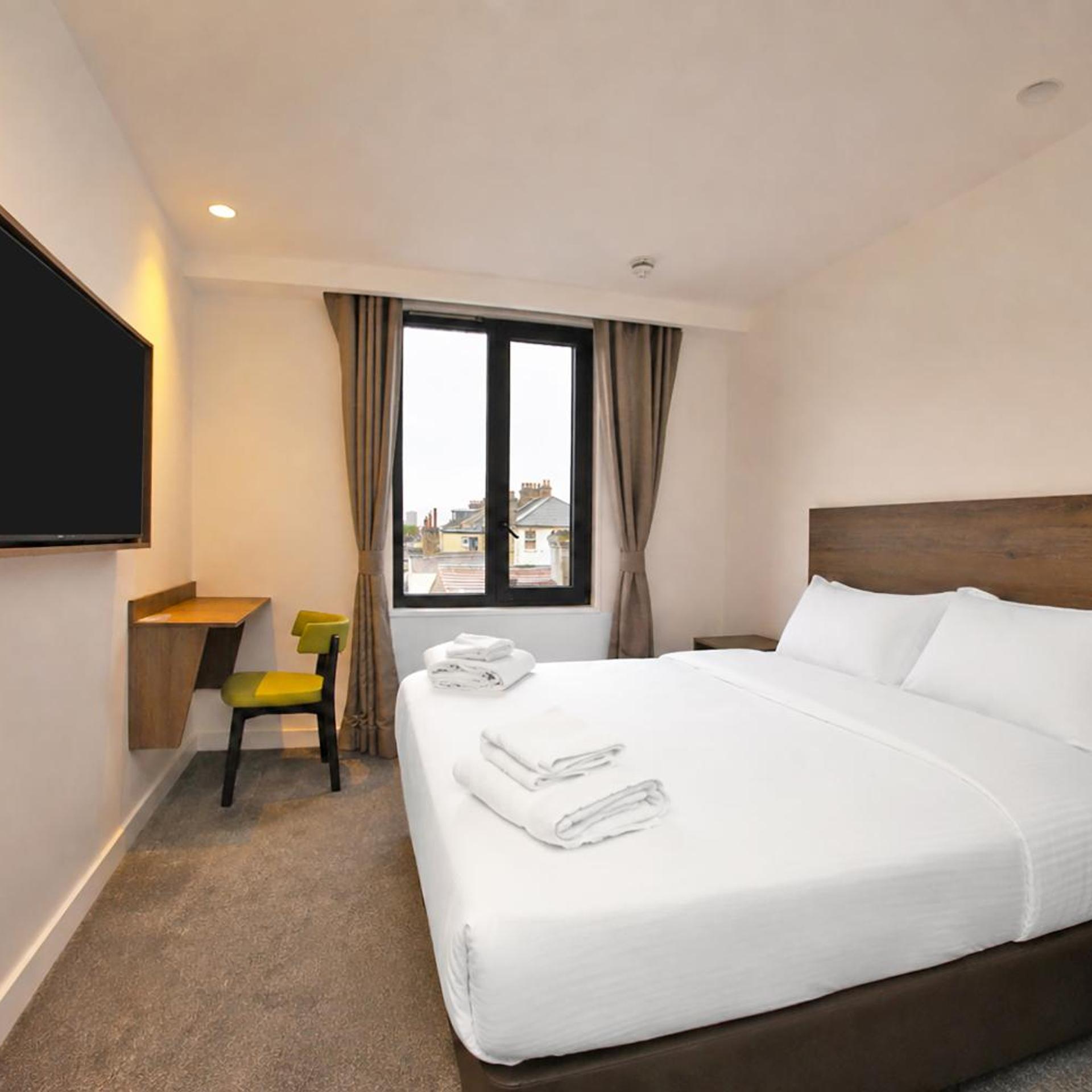 OYO The Manor Park Hotel 18/55