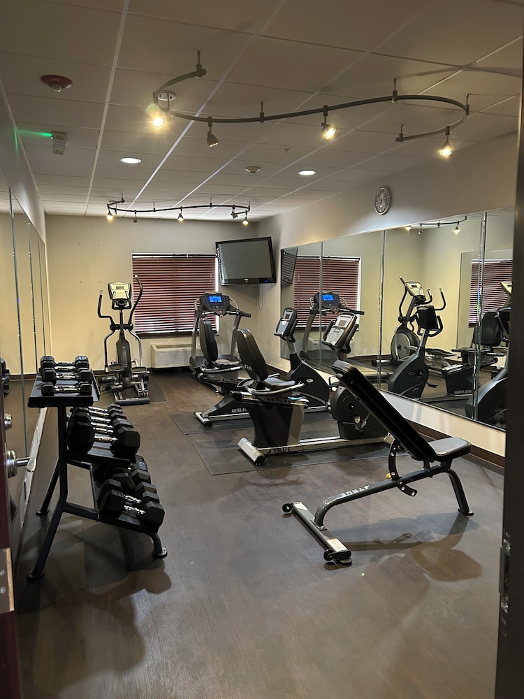 Comfort Suites Lawton Near Fort Sill 34/56