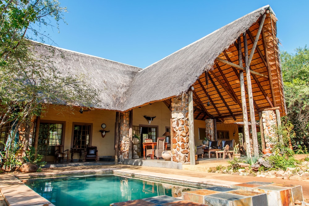 Shikwari Bush Lodge &amp; Pangolin Bush Camp 3/50