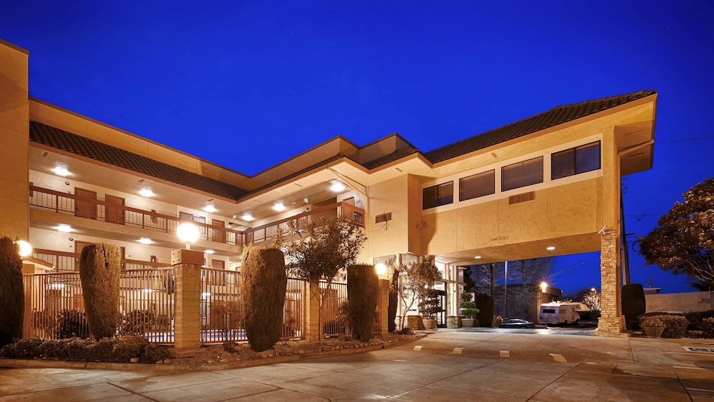 Best Western Plus Inn Of Hayward 1/40