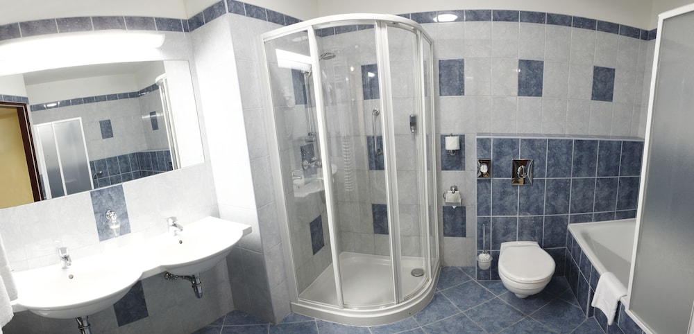 Benczur Hotel 24/42