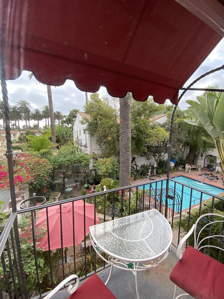 Villa Rosa Inn 38/78