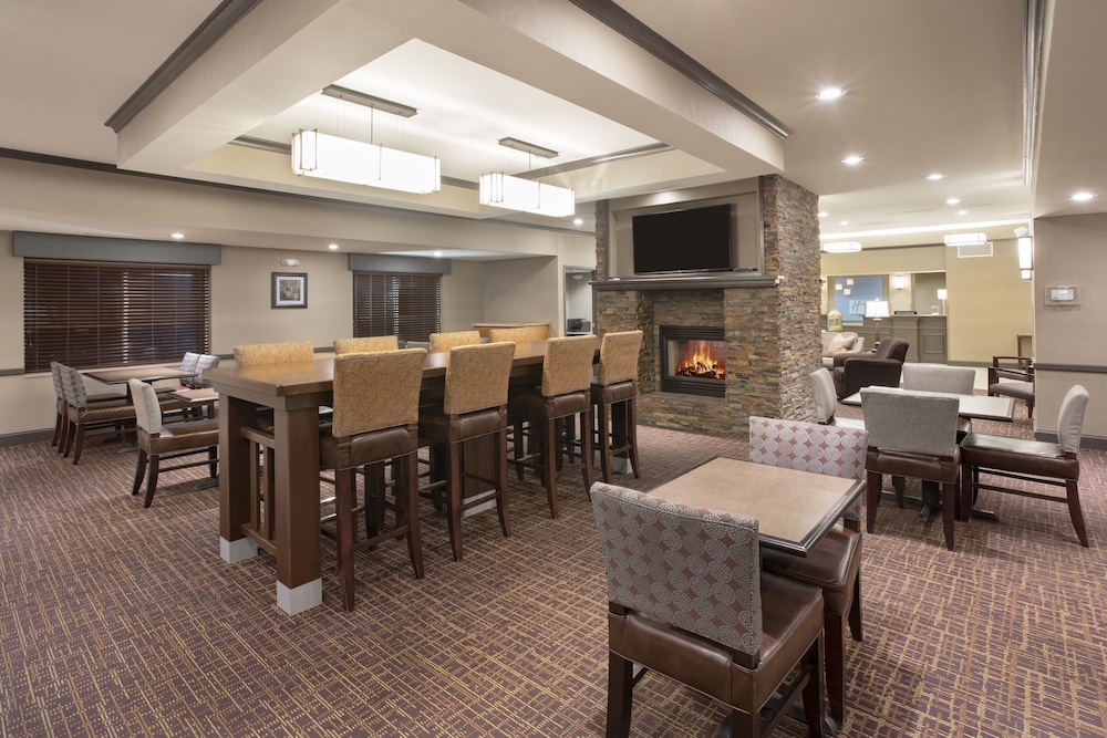 Holiday Inn Express Hotel Suites Yankton 63/71