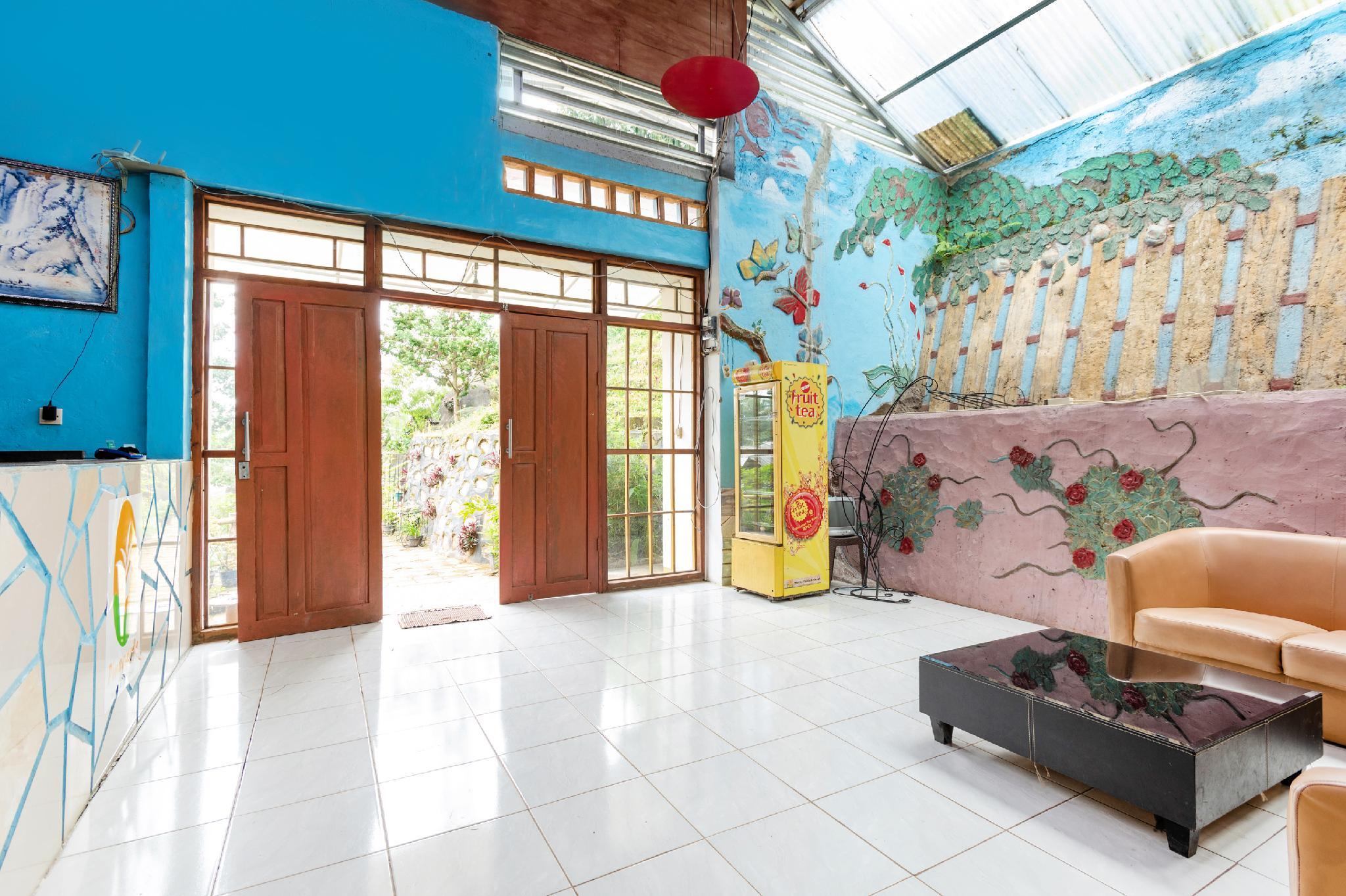 OYO 3040 D pineapple Villa 7/32