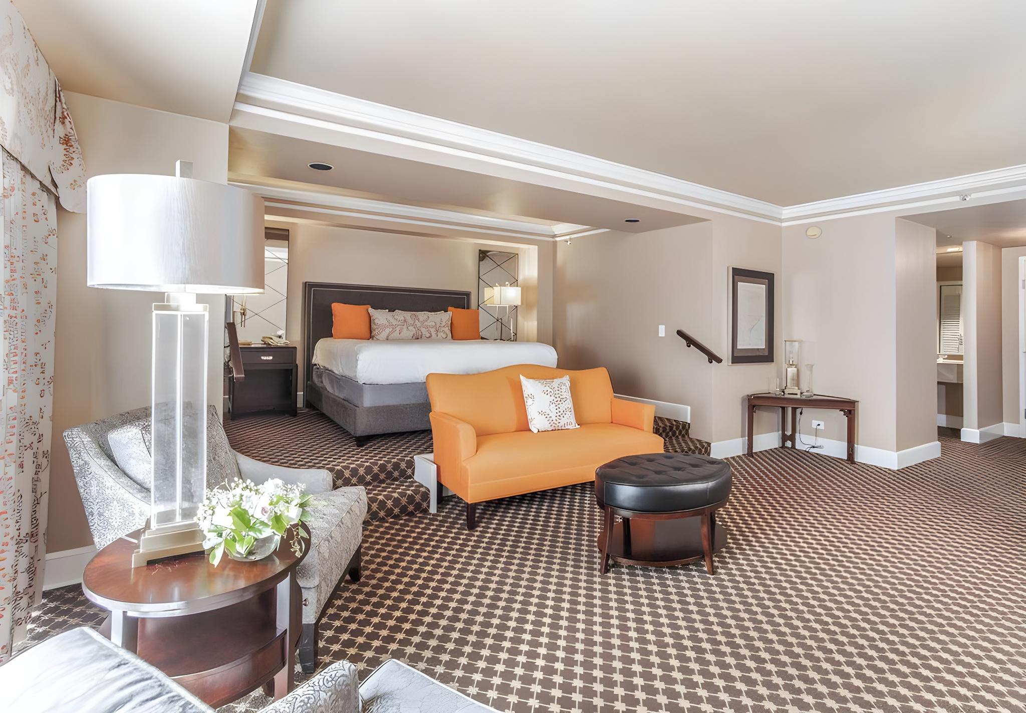 LUXURY, SUITE