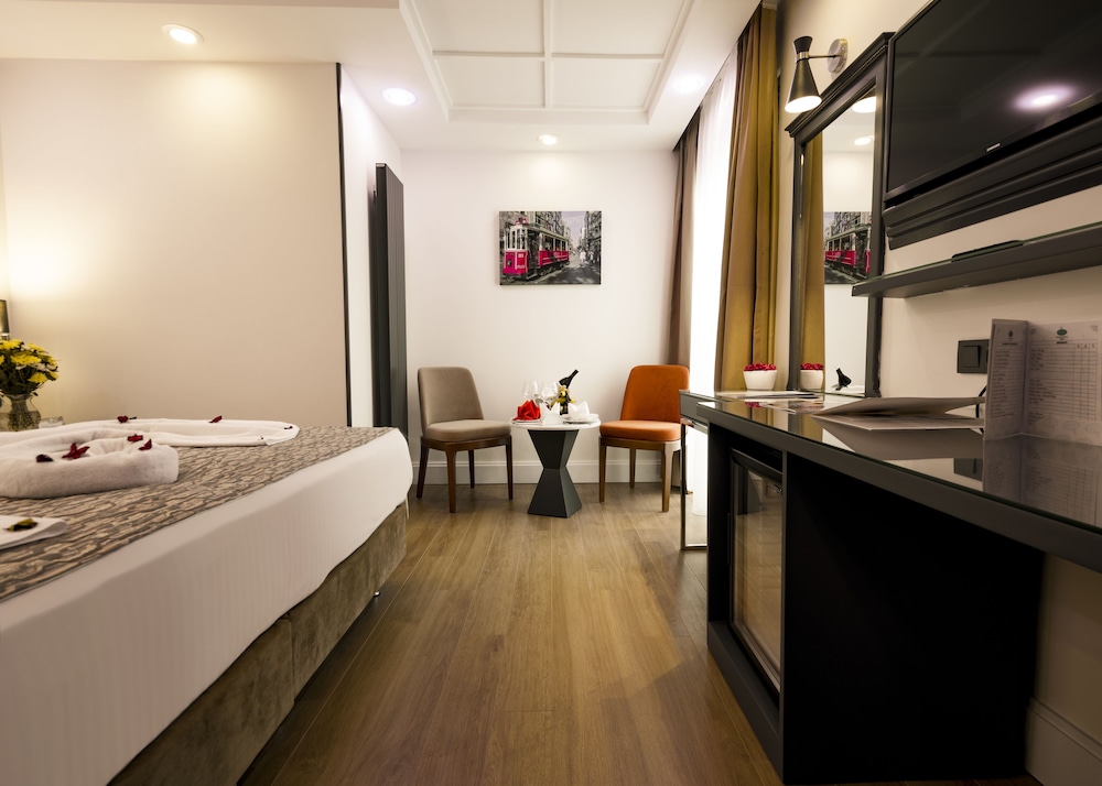Antusa Design Hotel and Spa 20/65