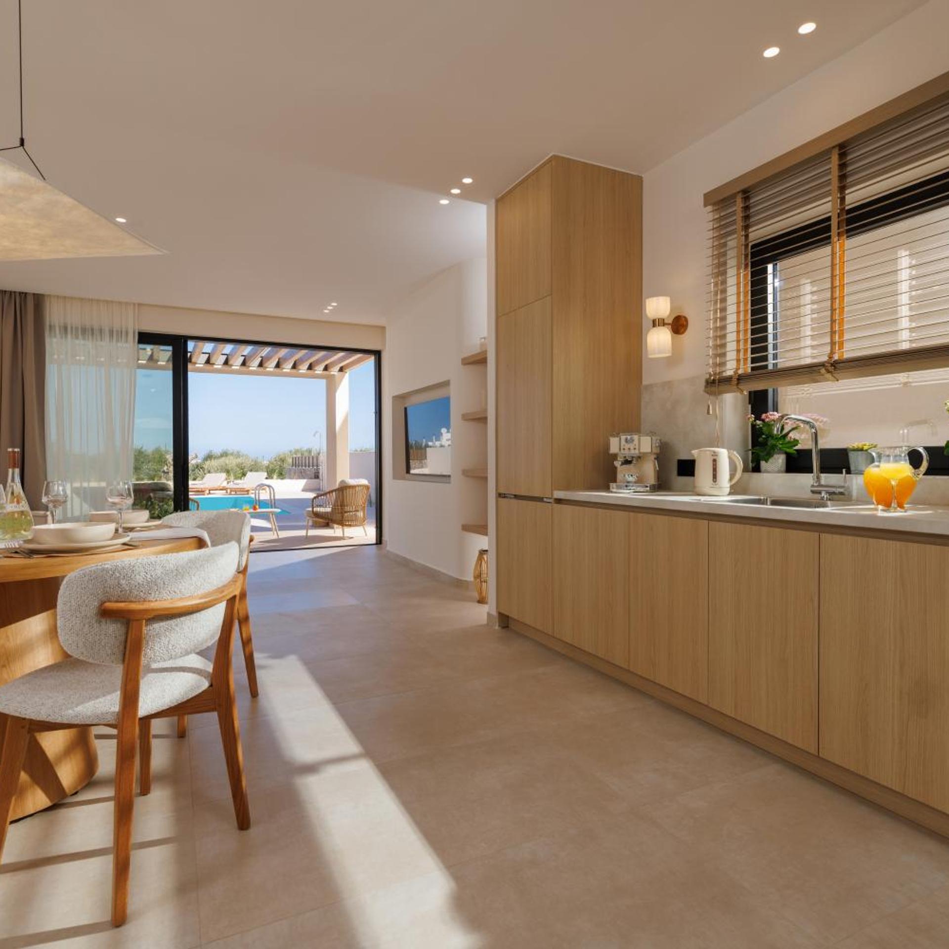 Sokratis LocoLux Villas & Suites 10/86