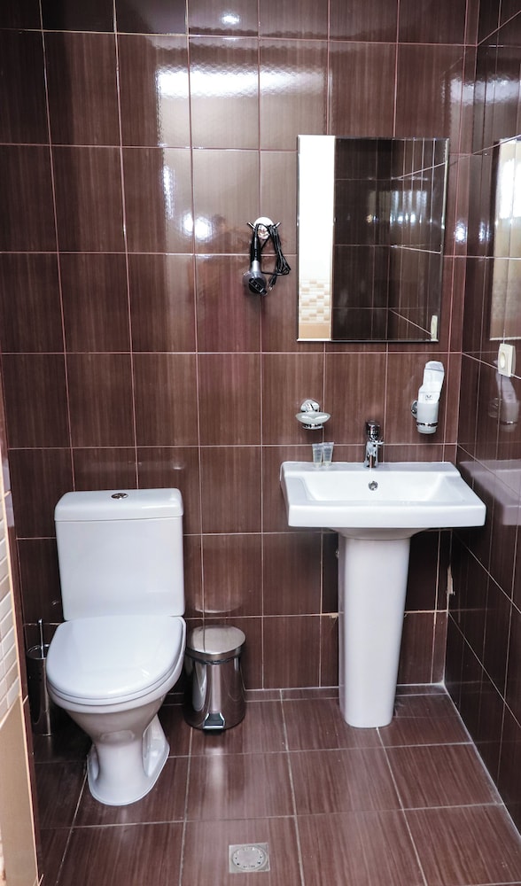 Yerevan Centre Hotel 19/21