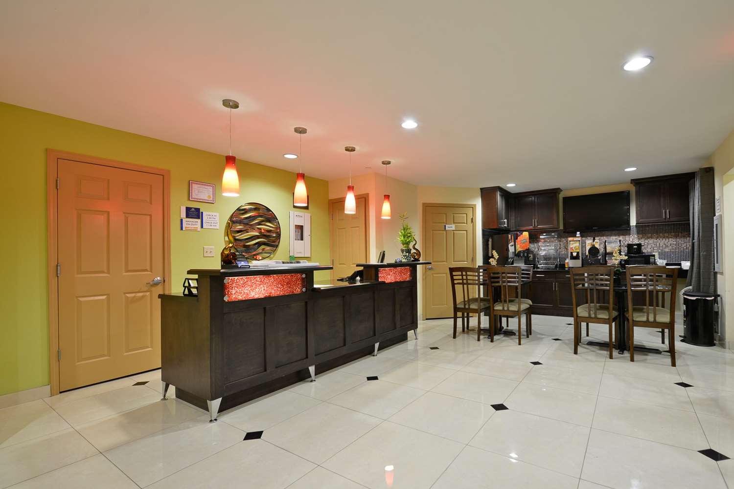 Americas Best Value Inn Suites Lake Charles At I 210 Exit 11 5/9