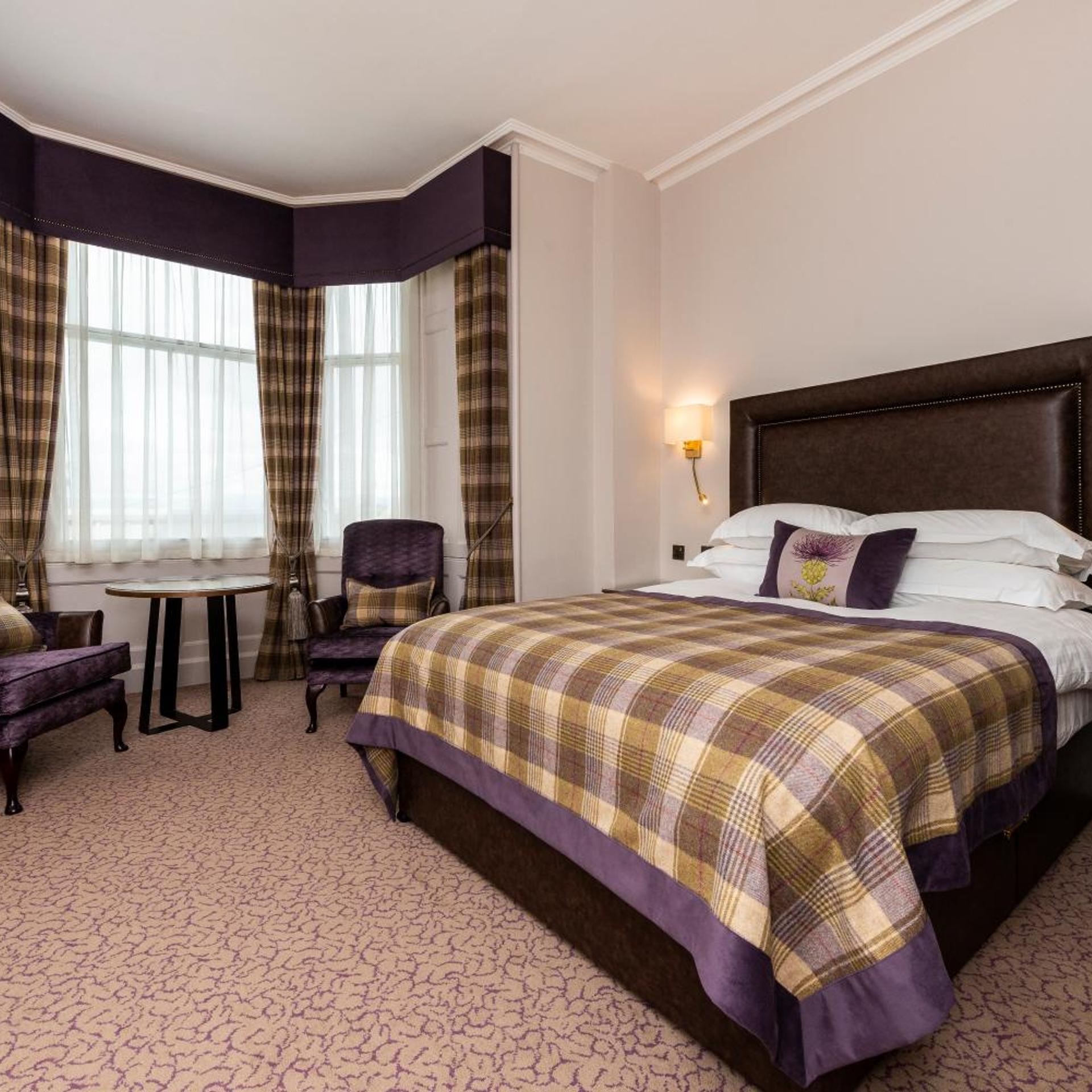 Feature, King Bed
