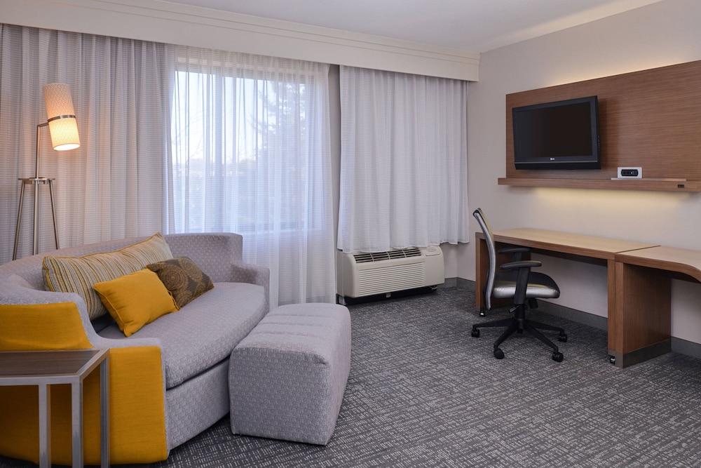 Country Inn & Suites by Radisson, Brown Deer - Milwaukee North 63/65