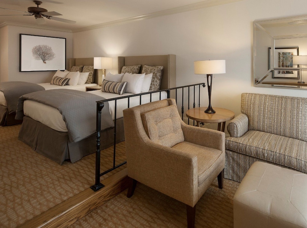 Pelican Inn & Suites 34/38