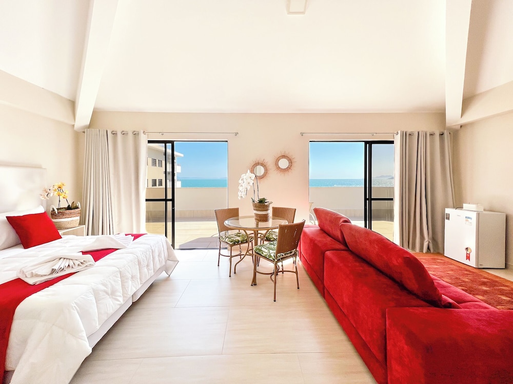 DELUXE, DOUBLE BED