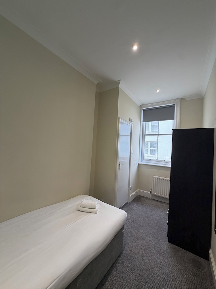 BRIGHTON HOTEL(FORMERLY BEST WESTERN BRIGHTON) 10/45