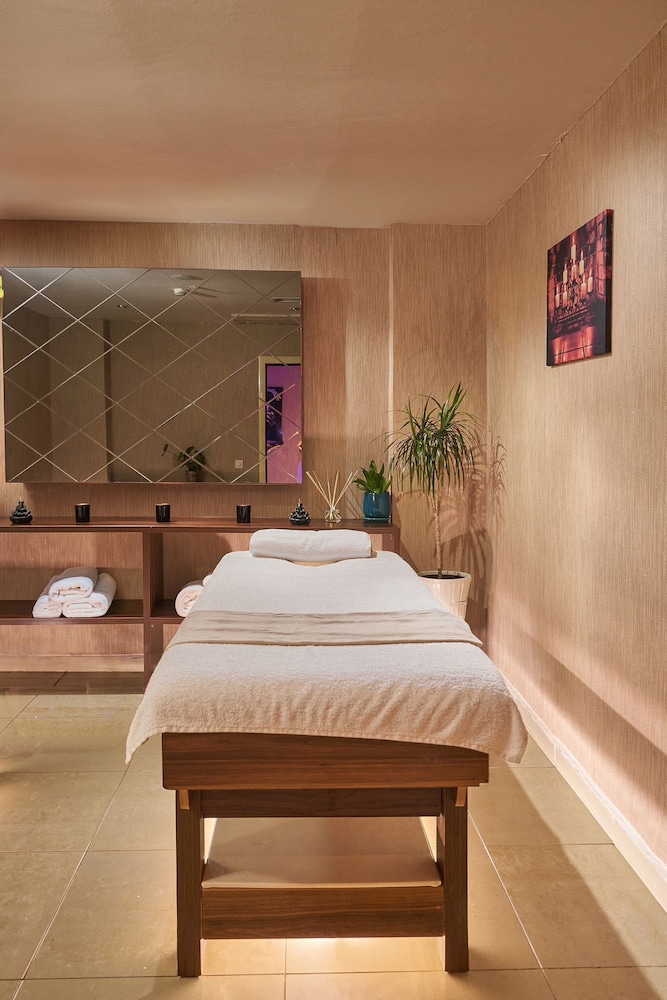 Atro Hotel 27/44