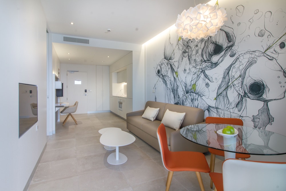 ESTIMAR Calpe Suitopia 3 & three 18/33