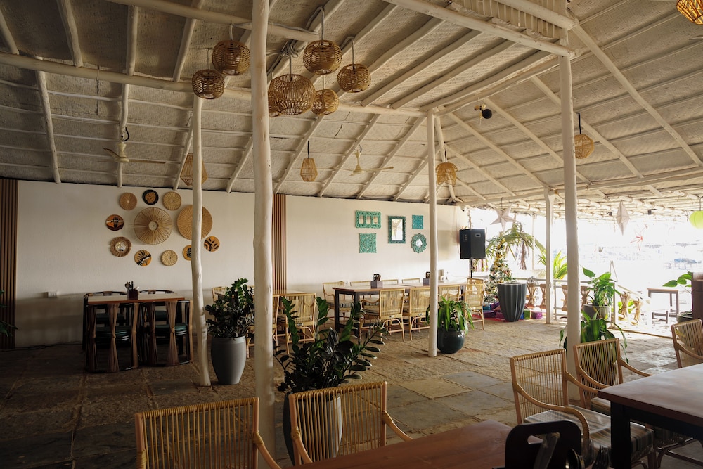 Aralea Beach Resort by Stone Wood Morjim 15/47