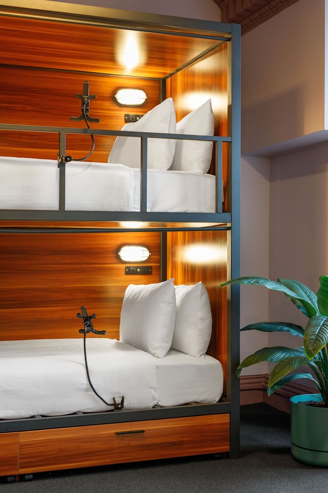 Roamer St Kilda 30/38