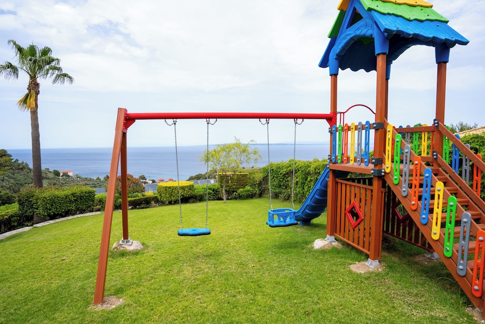 Sea View Village 35/50