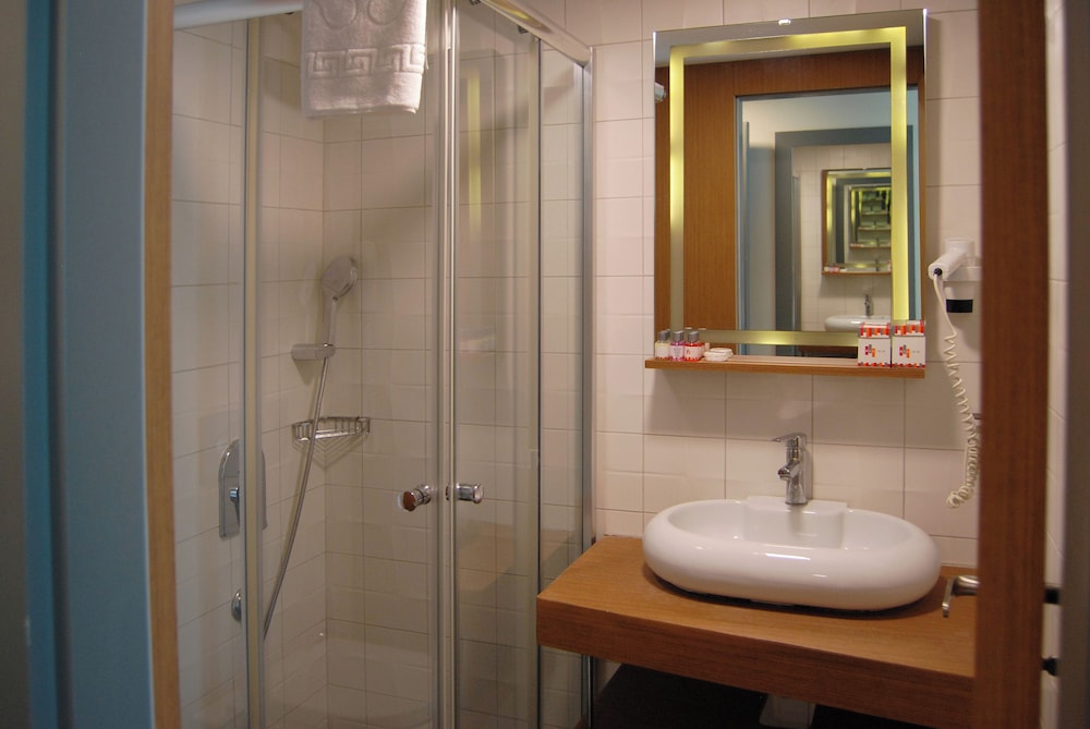 ALL INN HOTEL 57/60