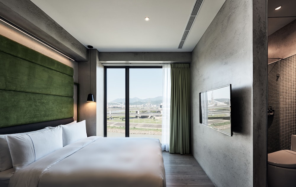 DESIGN, DOUBLE BED, RIVER VIEW