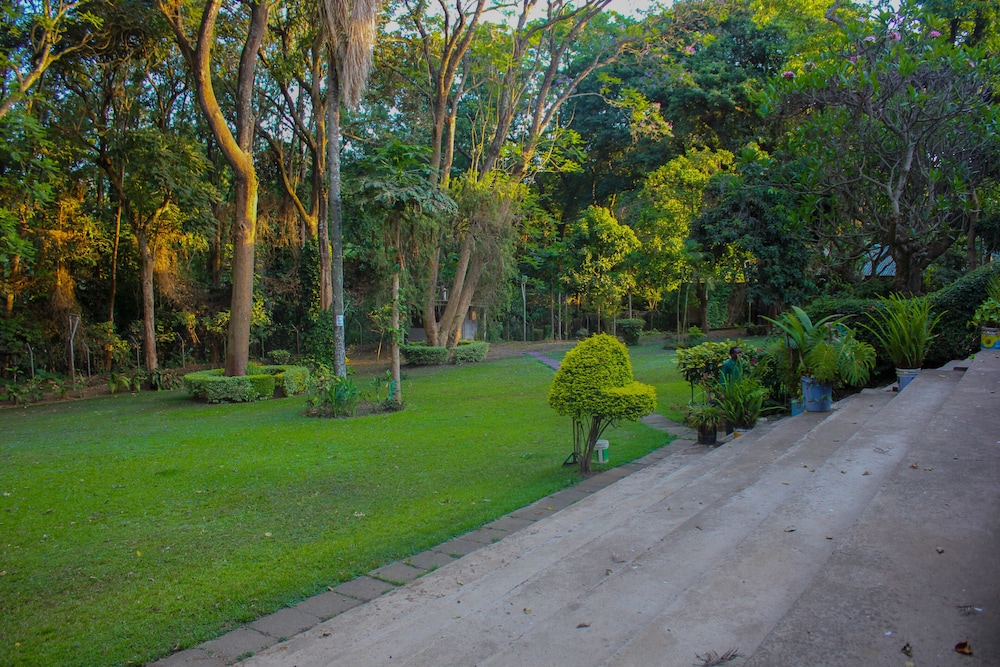 The Equator Hotel 54/60