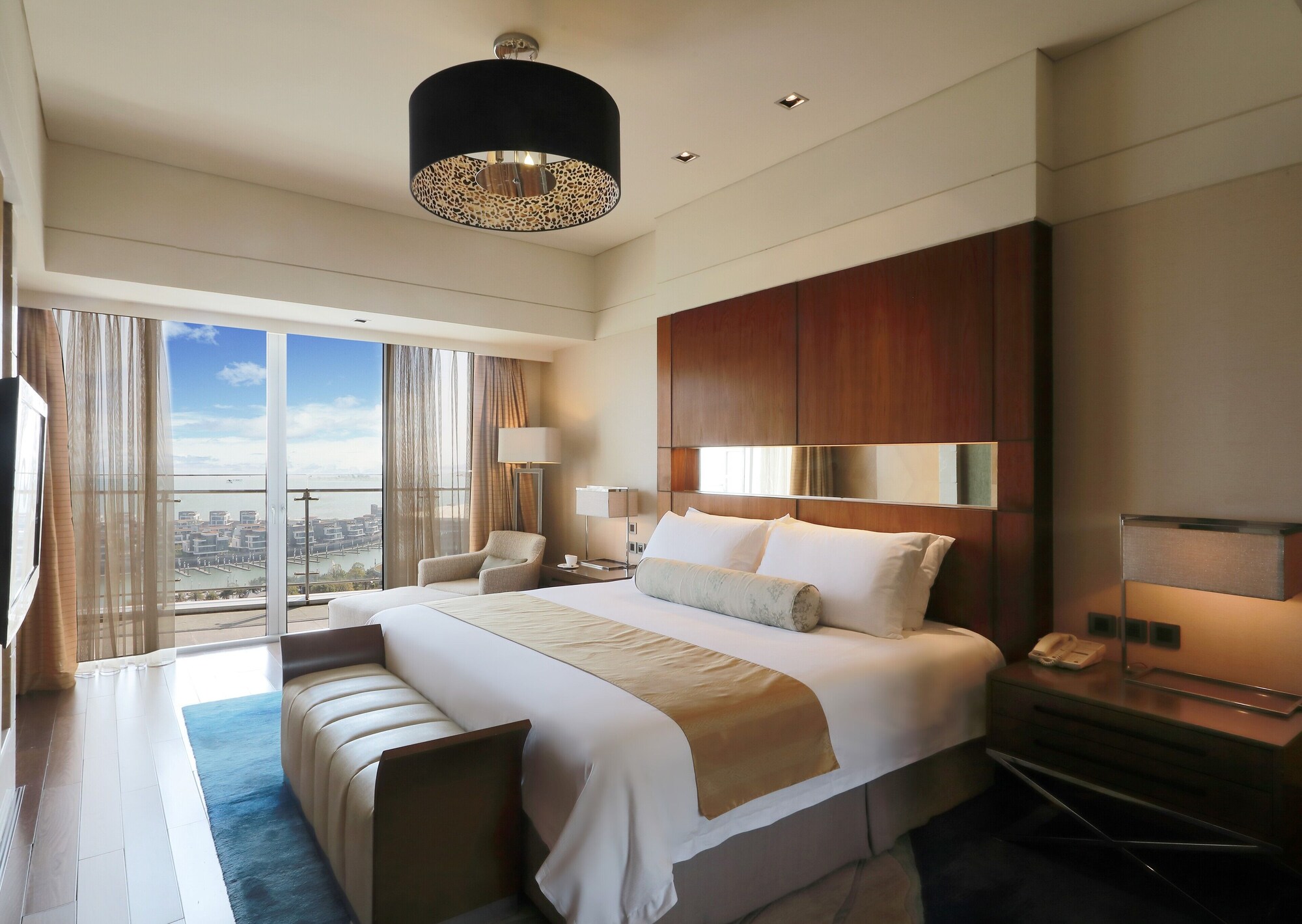 SUPERIOR SEAVIEW QUEEN ROOM