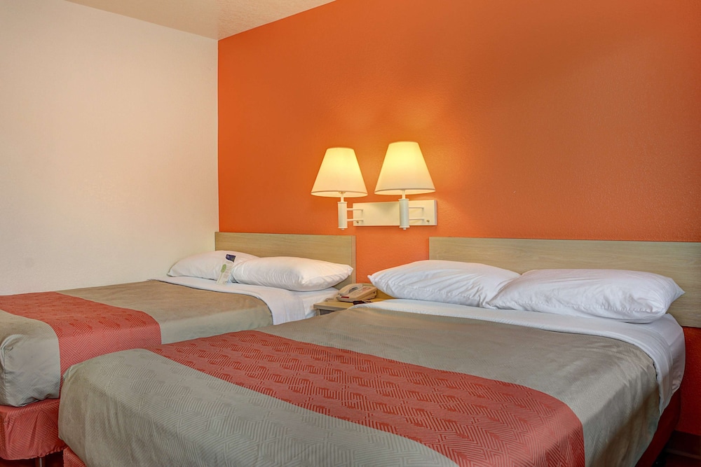 Motel6 Portland, OR - Central 34/47
